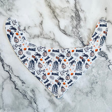 Load image into Gallery viewer, STAR WARS Bandana Bibs
