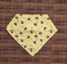 Load image into Gallery viewer, Bee&#39;s Bandana Bibs
