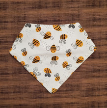 Load image into Gallery viewer, Bee&#39;s Bandana Bibs
