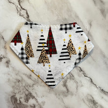 Load image into Gallery viewer, Christmas Bandana Bibs
