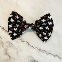 Load image into Gallery viewer, Halloween Bandana Bib and Bow
